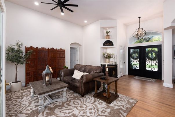 Interior, Living room, Pendant Lights, Recessed Lighting, Wood Texture Flooring