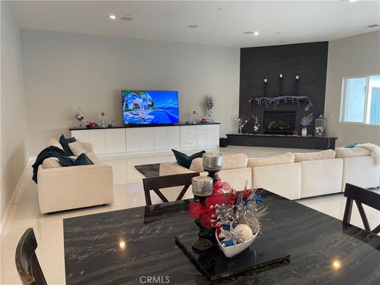Fireplace, Interior, Living room, Recessed Lighting