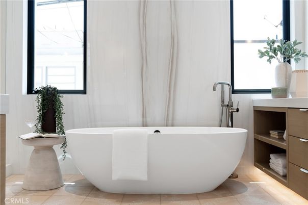 Bathroom, Free Standing Baths, Interior