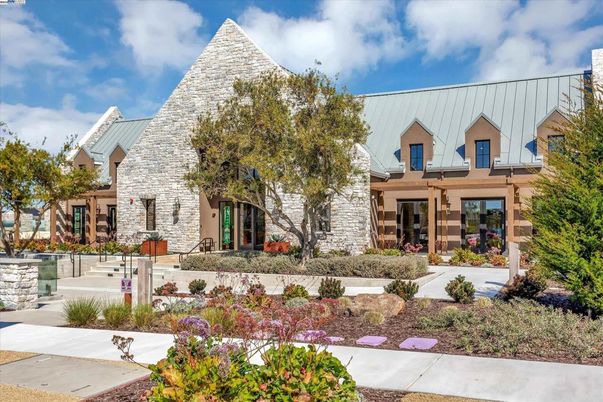 Exterior, Facade, Brick Facade, Farmhouse