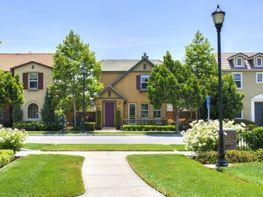 Backyard, Exterior, Facade, Queen Anne Victorian