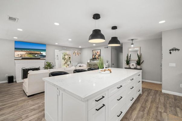 Fireplace, Interior, Kitchen, Pendant Lights, Recessed Lighting, Wood Texture Flooring