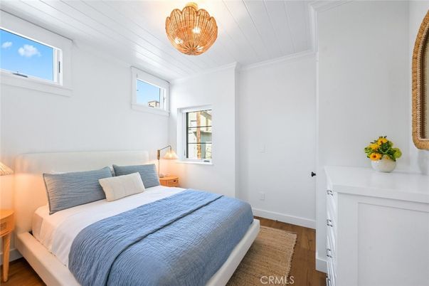 Bedroom, Interior, Pendant Lights, Wood Texture Flooring