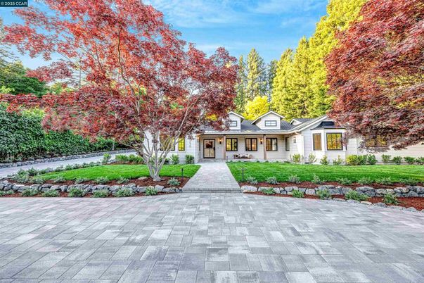 Backyard, Exterior, Facade, Ranch