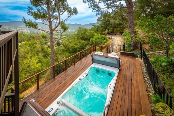 Exterior, Pool, Other