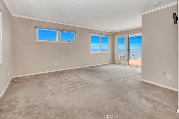 Empty room, Interior, Water