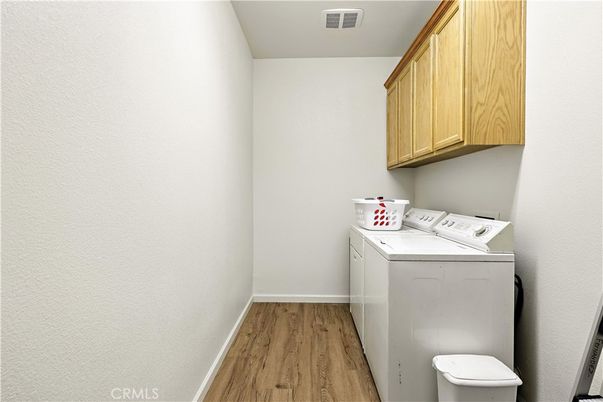 Interior, Washer, Wood Texture Flooring