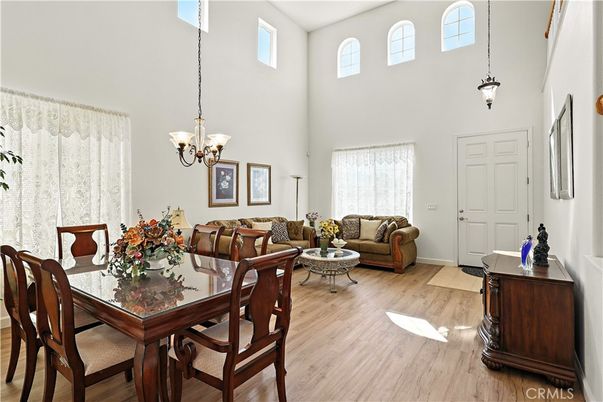 Chandelier, Dining room, Interior, Living room, Pendant Lights, Wood Texture Flooring