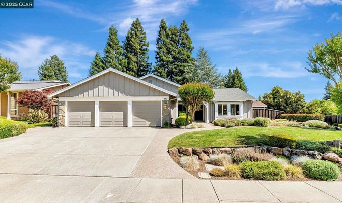 Attached, Exterior, Facade, Solar Panels, Ranch