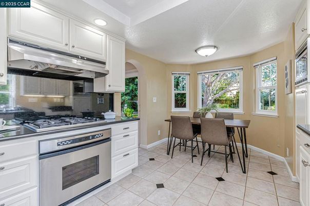 Dining room, Interior, Kitchen, Recessed Lighting, Stainless Steel Appliances