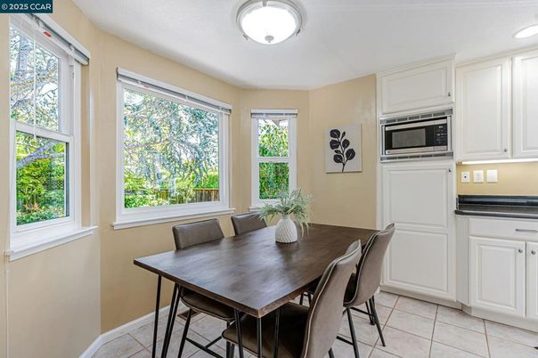 Dining room, Interior, Kitchen, Recessed Lighting
