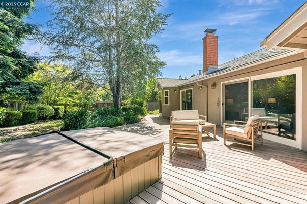 Exterior, Hot Tub