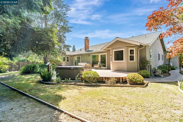 Backyard, Exterior, Hot Tub