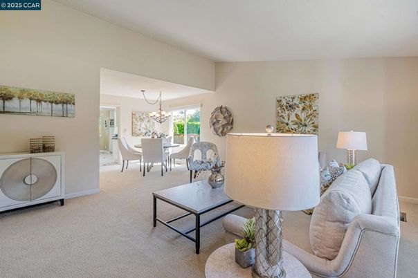 Chandelier, Dining room, Interior, Living room