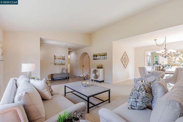 Chandelier, Dining room, Interior, Living room