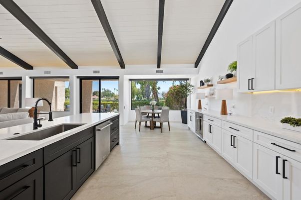 Dining room, Interior, Kitchen, Stainless Steel Appliances, Wooden Beams