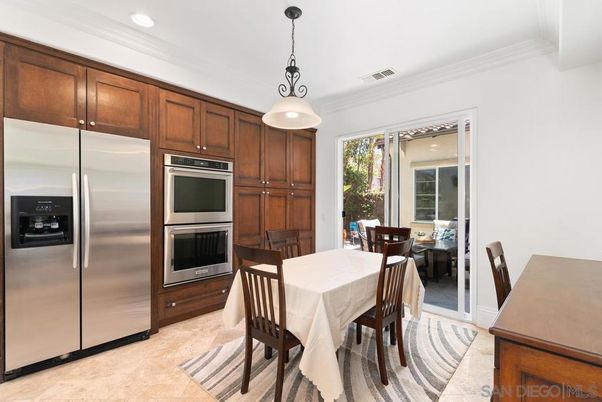 Dining room, Interior, Kitchen, Pendant Lights, Recessed Lighting, Stainless Steel Appliances