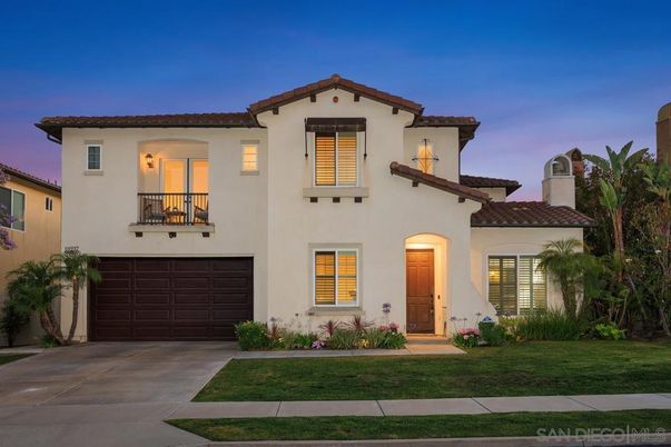 Attached, Exterior, Facade, Spanish Mediterranean