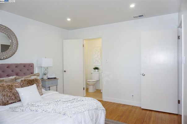 Bathroom, Bedroom, Interior, Recessed Lighting, Wood Texture Flooring