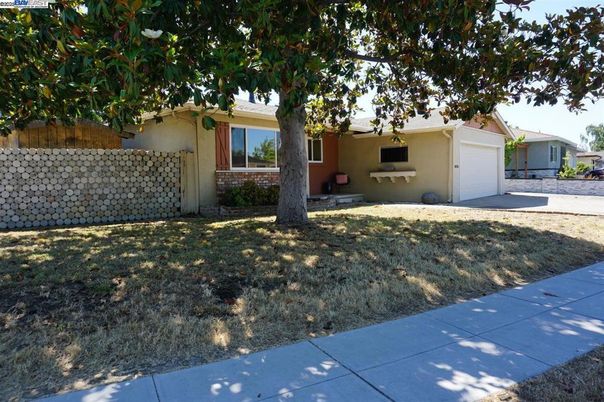 Backyard, Detached Garage, Exterior