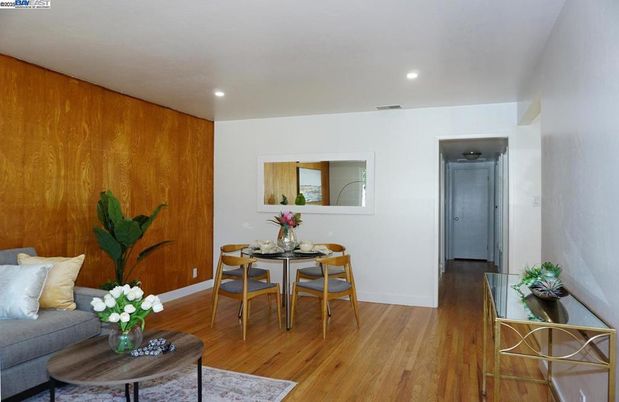 Dining room, Interior, Recessed Lighting, Wood Texture Flooring