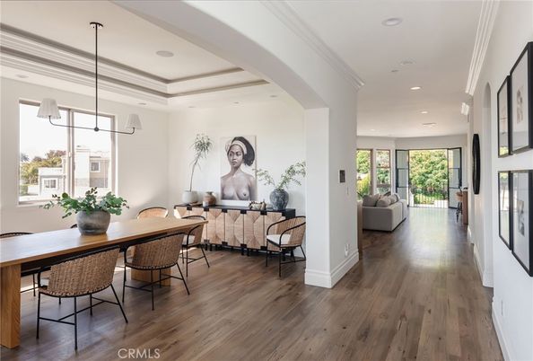 Dining room, Interior, Living room, Pendant Lights, Recessed Lighting, Wood Texture Flooring