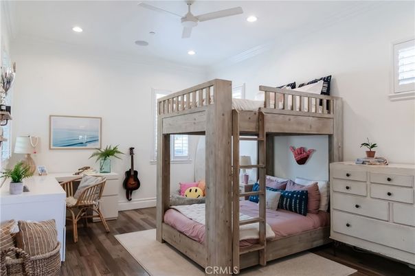 Bedroom, Dining room, Interior, Recessed Lighting, Wood Texture Flooring
