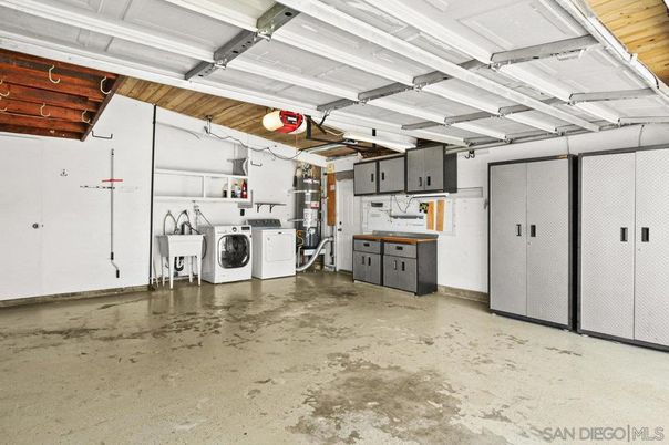 Garage, Interior, Washer