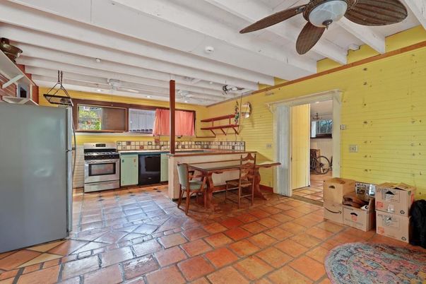 Dining room, Interior, Kitchen, Stainless Steel Appliances