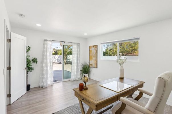 Interior, Recessed Lighting, Wood Texture Flooring