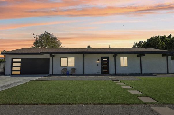 Attached, Backyard, Exterior, Facade, Modern