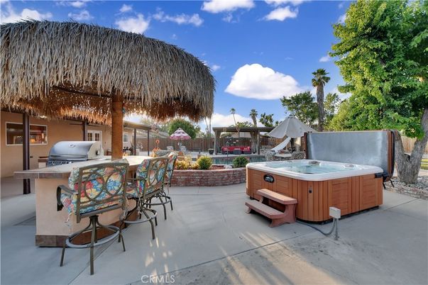 Exterior, Hot Tub