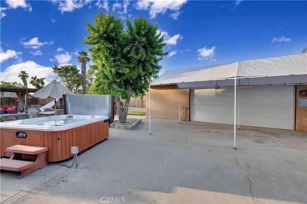 Exterior, Hot Tub