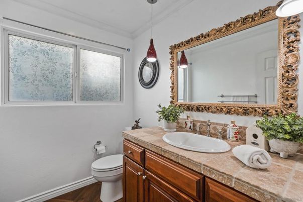 Bathroom, Interior, Pendant Lights, Tile Countertops, Wood Texture Flooring