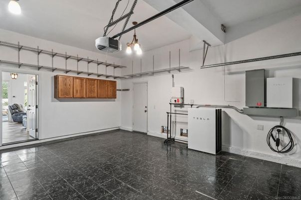 Garage, Interior