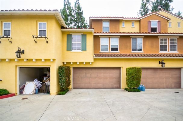 Attached, Exterior, Facade, Mediterranean