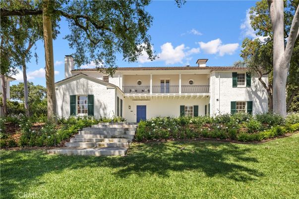 Backyard, Exterior, Facade, Mediterranean