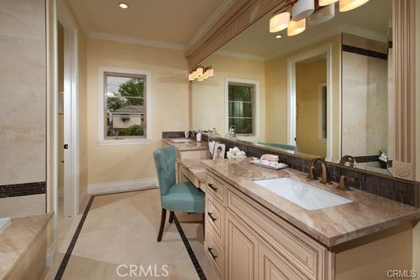 Bathroom, Interior, Recessed Lighting