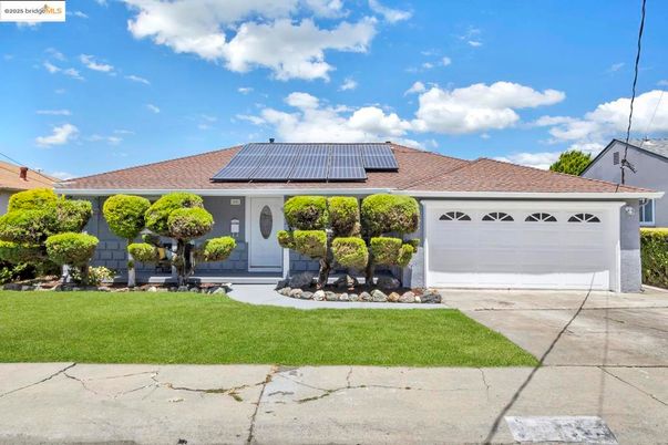 Attached, Exterior, Facade, Solar Panels, Ranch
