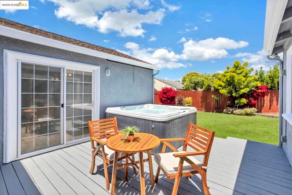 Backyard, Exterior, Hot Tub