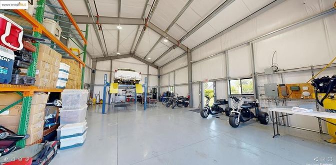 Garage, Interior