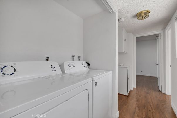Interior, Utility Closets, Washer, Wood Texture Flooring