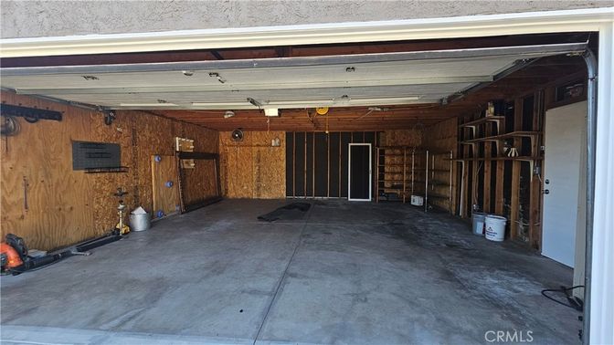 Garage, Interior, Wooden Walls