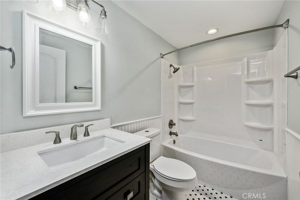 Bathroom, Interior, Recessed Lighting