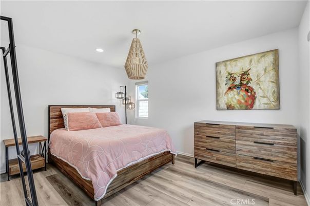 Bedroom, Interior, Pendant Lights, Recessed Lighting, Wood Texture Flooring