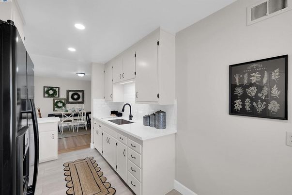 Dining room, Interior, Kitchen, Recessed Lighting, Wood Texture Flooring
