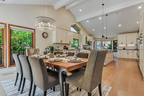 Chandelier, Dining room, Interior, Kitchen, Pendant Lights, Recessed Lighting, Wood Texture Flooring