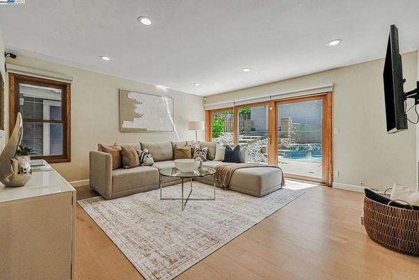 Interior, Living room, Recessed Lighting, Wood Texture Flooring