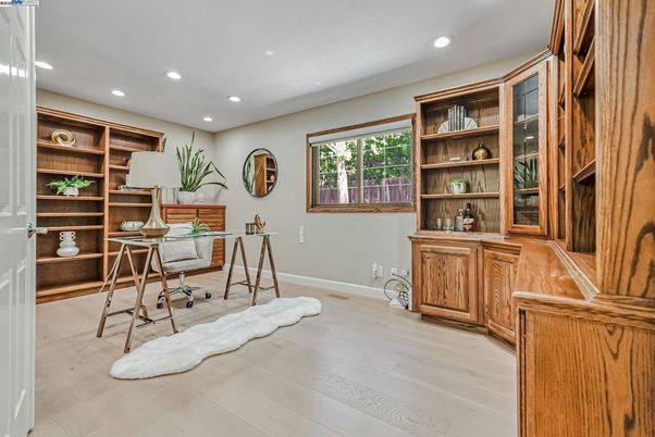 Home Office, Interior, Recessed Lighting, Wood Texture Flooring