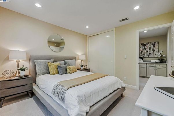 Bedroom, Interior, Recessed Lighting